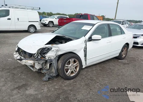 2006 Honda Accord 2.4 Se z USA, uszkodzony, nr VIN 1HGCM56306A064009